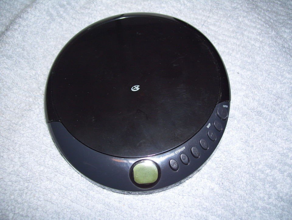 GPX PROGRAMMABLE PORTABLE CD PLAYER USED