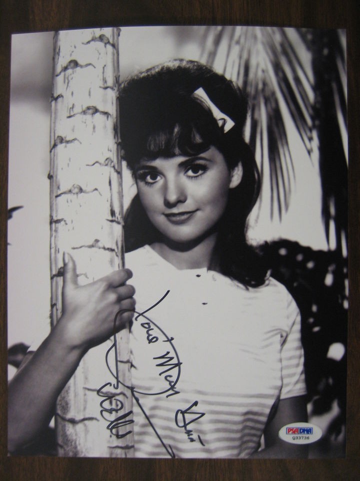 dawn wells in Entertainment Memorabilia