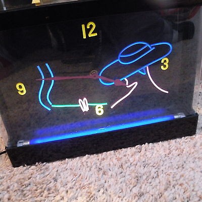 VINTAGE NEON ULTRAVIOLET CLOCK (THAT WORKS) BLACK LIGHT ELECTRIC 