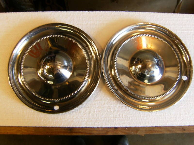 vintage chrysler hubcaps in Vintage Car & Truck Parts