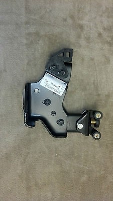 New O.E.M RH Sliding Door Lower Bracket 96 13 Chevy Express/GMC Savana