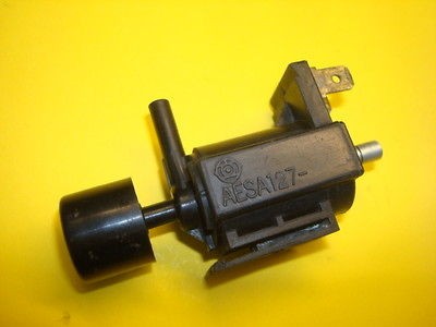 89 90 91 92 93 MAZDA B2600 B2600i MPV EGR PURGE VALVE VSV VACUUM RELAY 