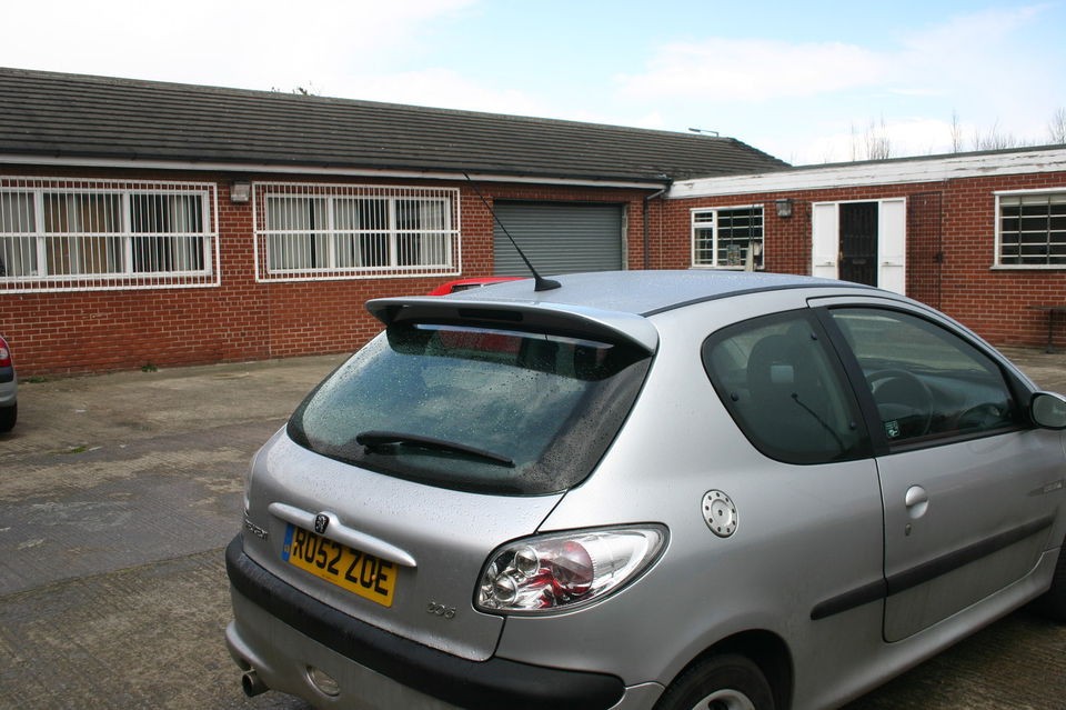 peugeot 206 spoiler in Exterior