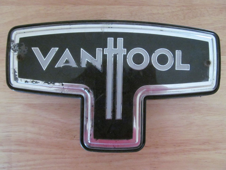   COACH BONNET GRILL NAME BADGE LEYLAND BEDFORD VOLVO AILSA VISTADOME