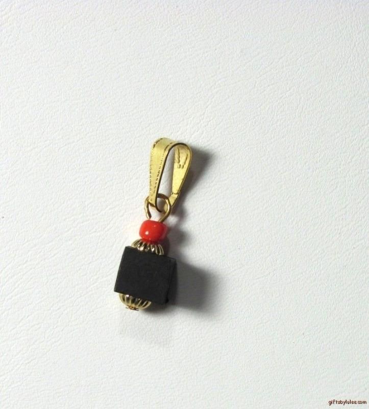  Azabache Coral 18 kt Gold Overlay pendant   Azabache