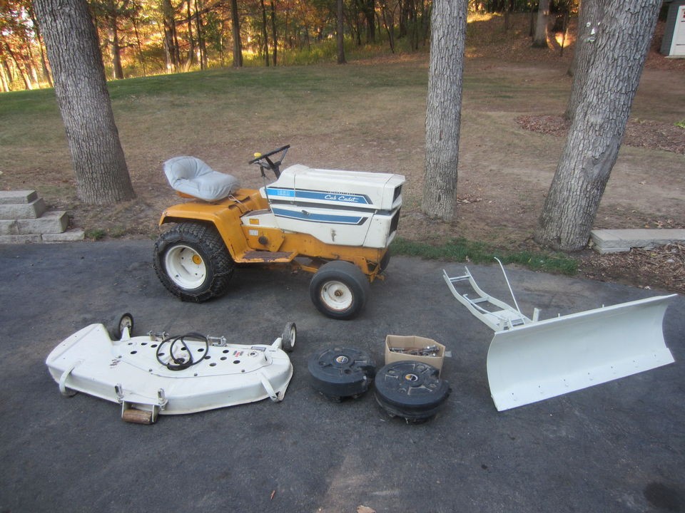 IH Cub Cadet 1650 Hydrostatic Riding Lawn Mower Garden Tractor W/ Snow