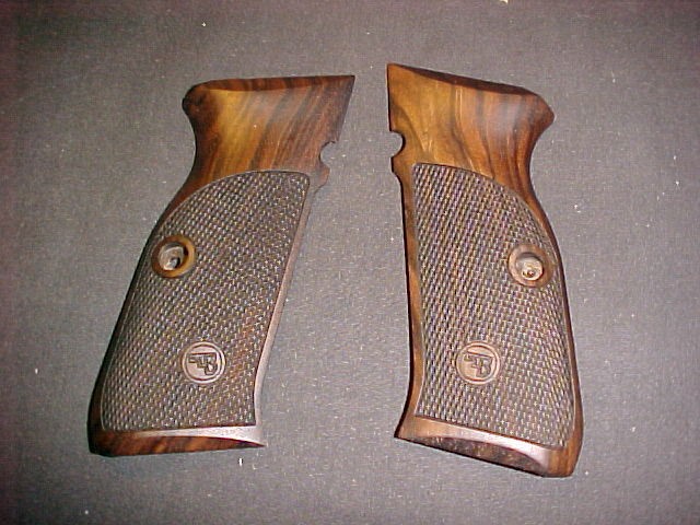 CZ 75 75B 85 85B SP01 Fine English Walnut Checkered Pistol Grips w 