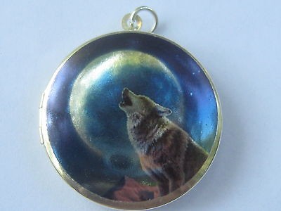 CUSTOM MADE SILVER BLUE MOON HOWLING WOLF IMAGE PENDANT PHOTO LOCKET 