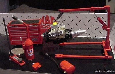 DIECAST DIORAMA MAC TOOL BOX ENGINE STAND KIT CAR JACK 124 02 