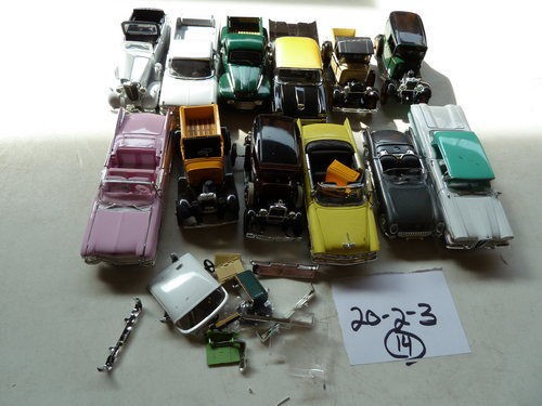 12 132 DAMAGED RETURNED DIECAST CARS, GREAT FOR JUNK YARD DIORAMAS 