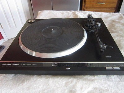 Fisher Studio Standard Turn table model Mt273