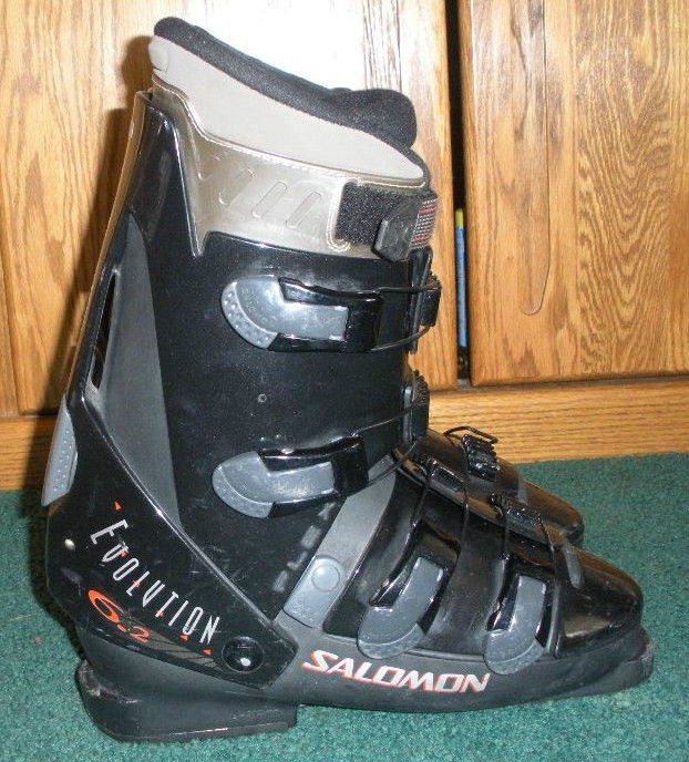 66 SALOMON EVOLUTION 6.2 DOWNHILL SKI BOOTS, MENS 9, MONDO 27,