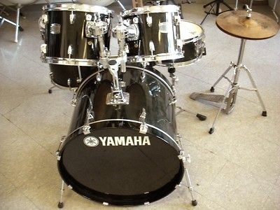 Yamaha Stage Custom Drum Set