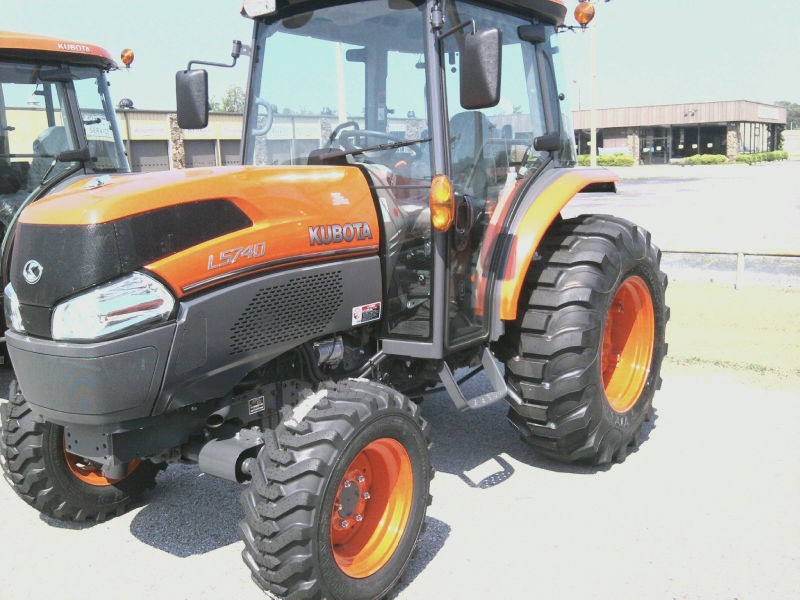   KUBOTA L5740, L5240, M59 Loader Skidsteer Gravely Rim Guard Tires