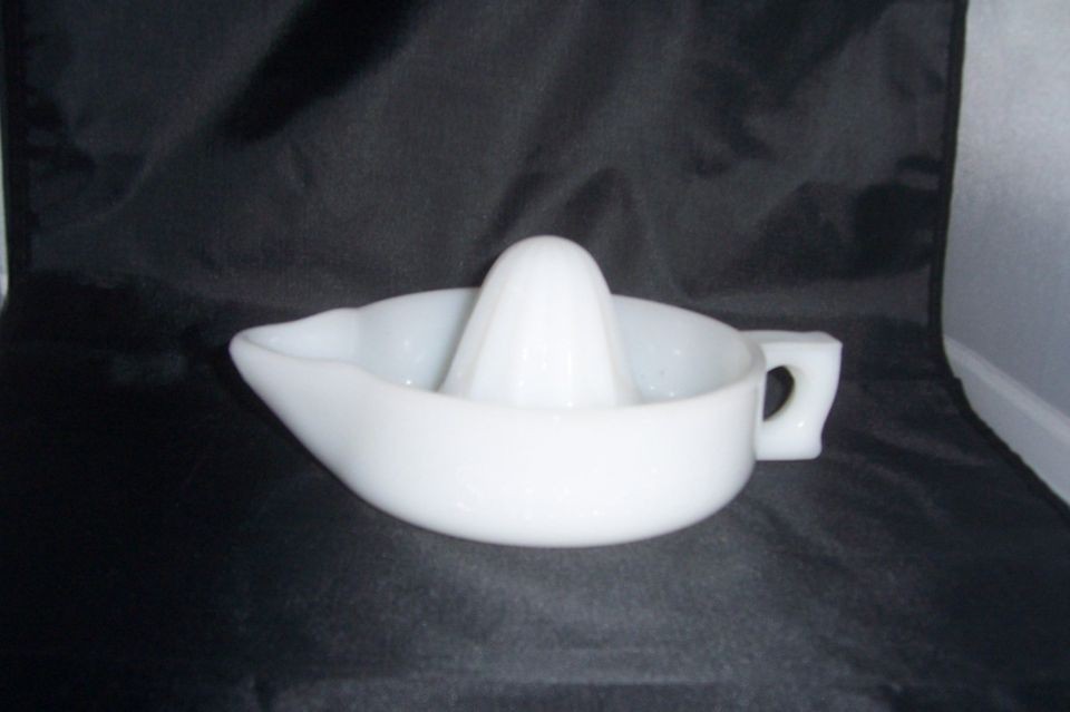 Vintage SUNKIST Reamer Milk Glass Juicer MINTY