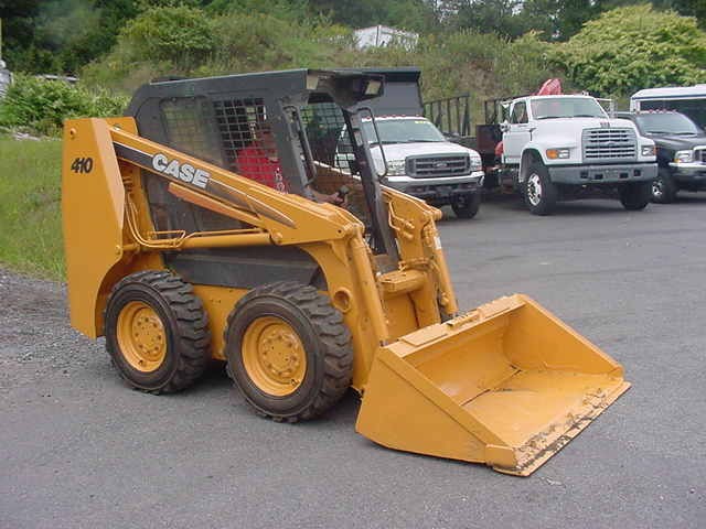 CASE 410 SKIDSTEER LOADER EROPS W/ HEAT 1030 HRS 3RD VALVE NEW RUBBER