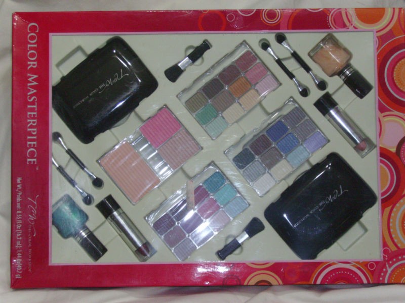 THE COLOR WORKSHOP MAKEUP KIT EYES LIPS BLUSH NAILS NEW