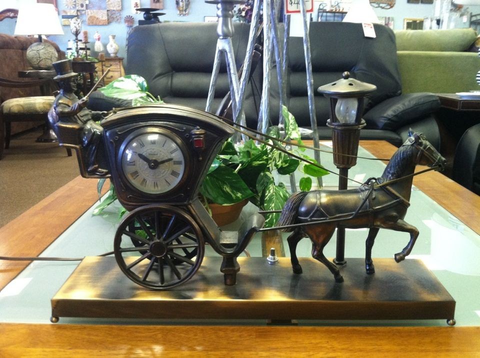 Vintage UNITED Horse and Carriage Lantern Light