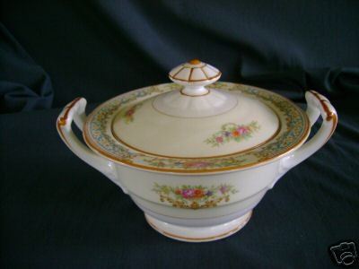 NORITAKE ROYAL CROCKERY SUGAR BOWL W LID N2148 ELEGANT