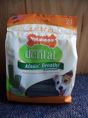 NYLABONE DENTA STIX (GREENIES) KISSIN BREATH 2 CASES/192 STIX (8 bags 