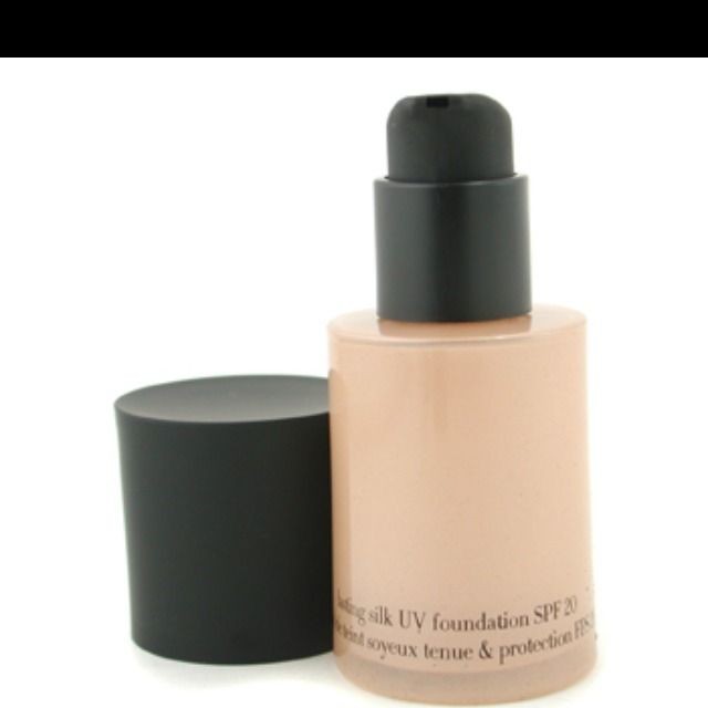 Giorgio Armani Lasting foundation 5