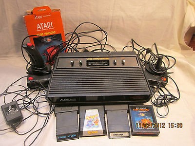 ATARI GAME CONSOLE WITH 2 JOYSTICKS 4 GAMES BASEBALL Q BERT FROGS STAR 