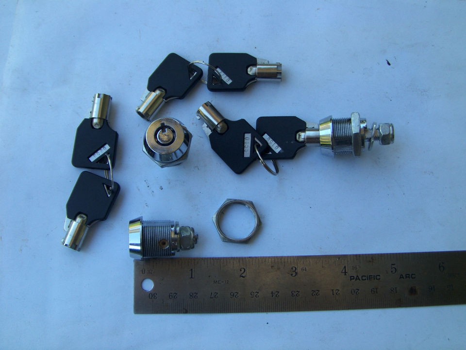   lock with 2 tubular keys,All keyed different.( remove from new safes