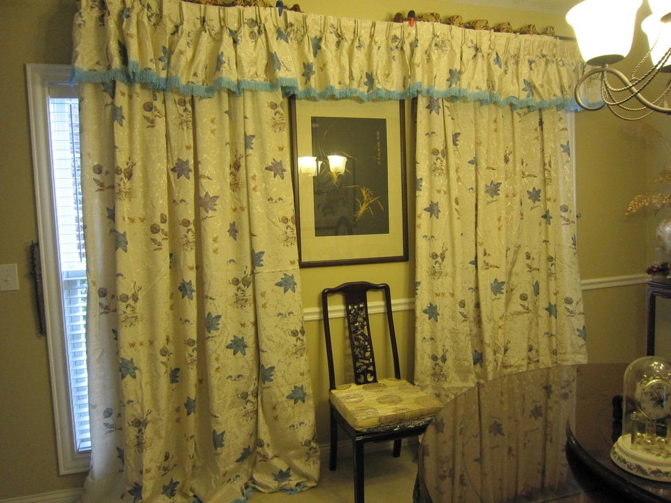 Beautiful Complete Set Living Room Curtain