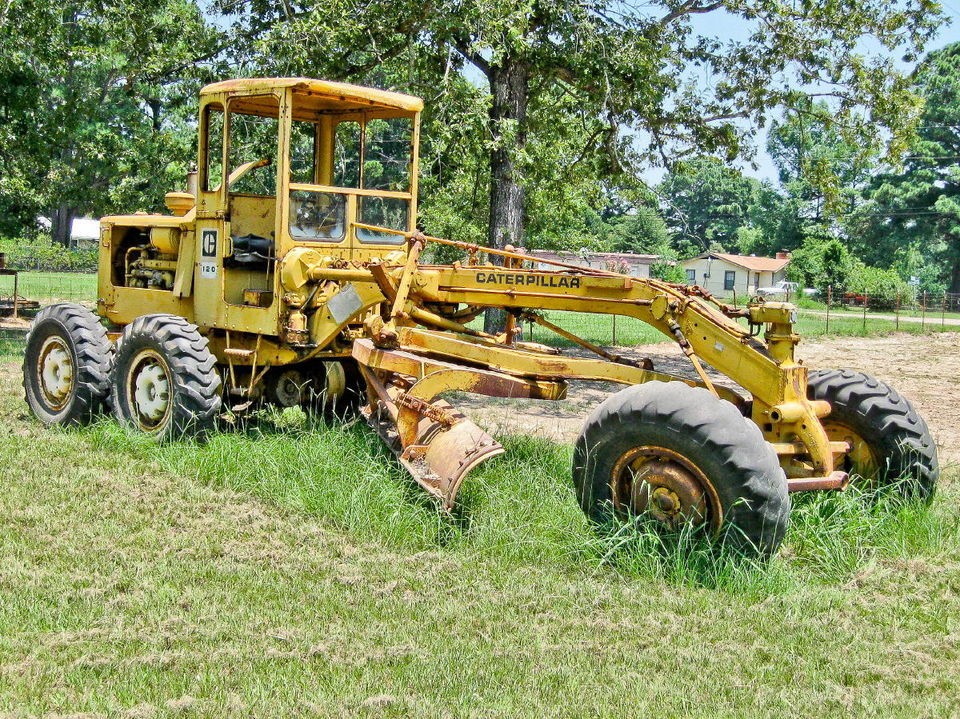 1968 Cat 120 Road Grader, Good Condition, No leaks, No slack in blade