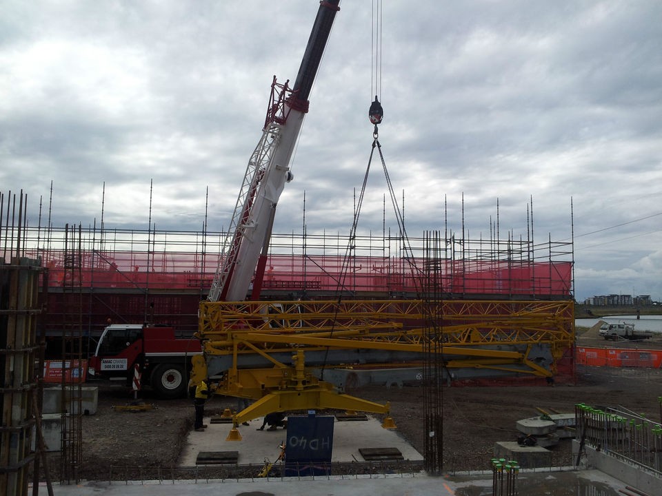 Tower Crane in Diecast & Toy Vehicles