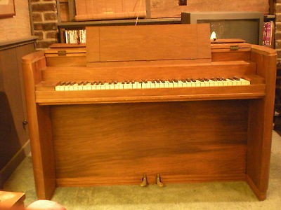 Wurlitzer Piano in Piano