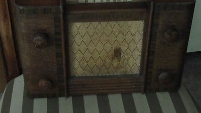 Vintage 1940s Working Westinghouse H 130 AM Radio in Wood Cabinet