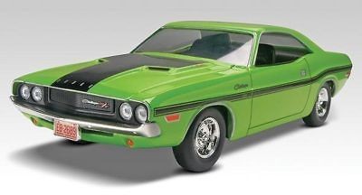 Revell 70 Dodge Challenger 1/25 Scale Plastic Model Car Kit 85 4213