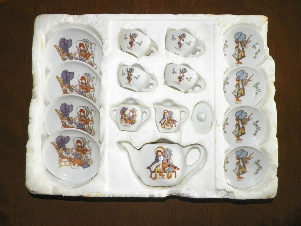 Vintage Holly Hobbie Porcelain Tea Set 15 pc. Looks Great