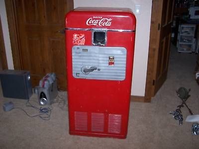 VINTAGE COCA COLA VENDING MACHINE VMC 27A COKE/SODA