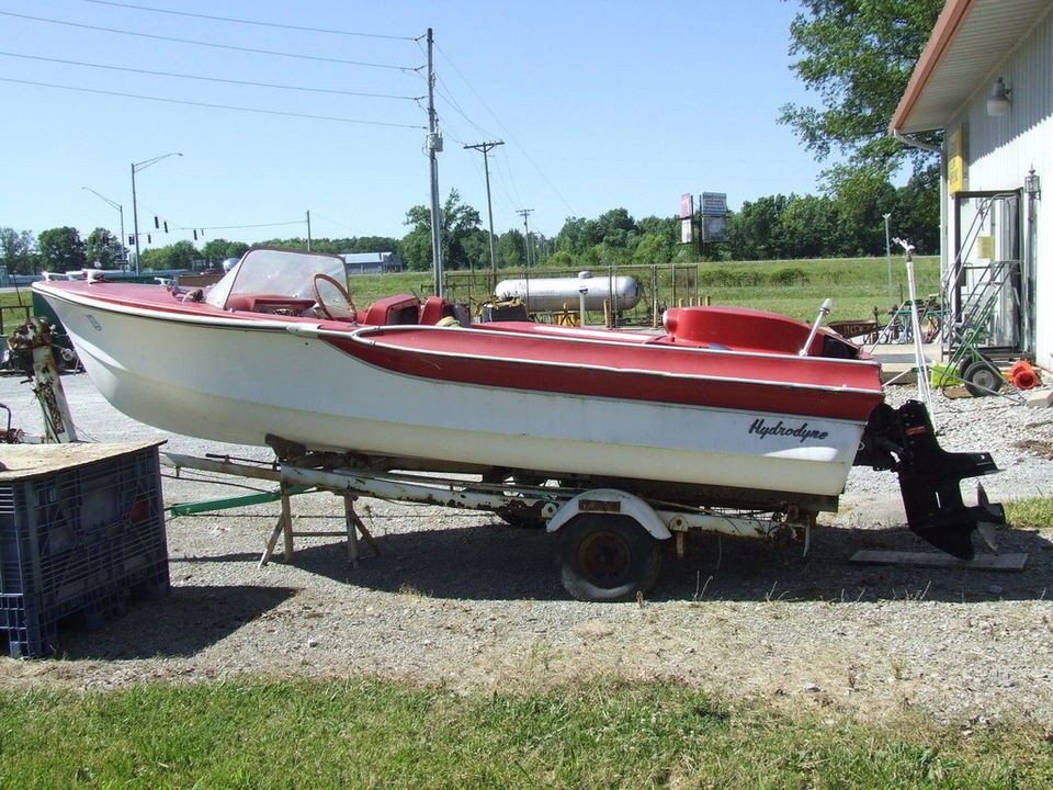 Vintage HYDRODYNE 18 Ski Boat 60s