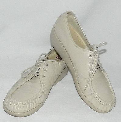 beige oxford shoes