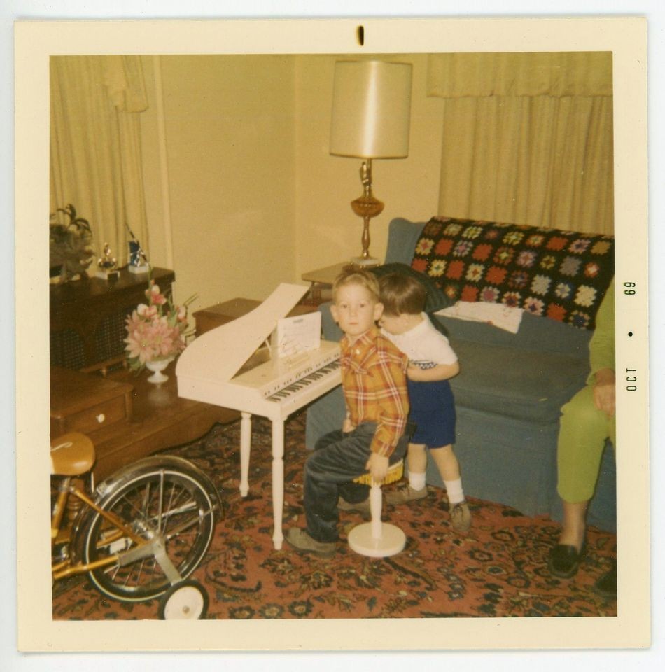   KODAK SNAPSHOT 1960S CHILDRENS BIRTHDAY PARTY 2 BOYS PIANO #830