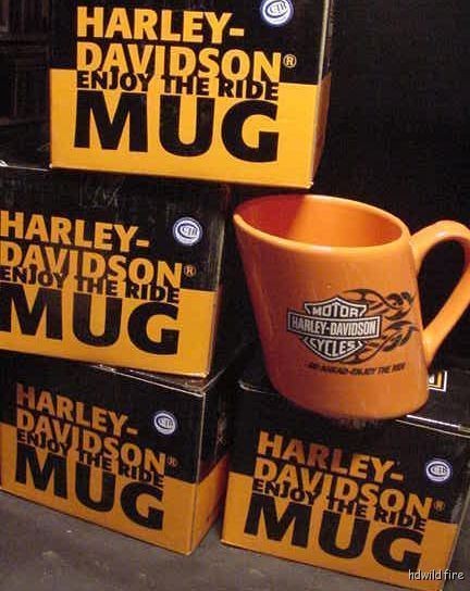   BOX LOT OF 4 HARLEY MOTORCYCLE COFFEE MUGS 2007 dated biker orange HD