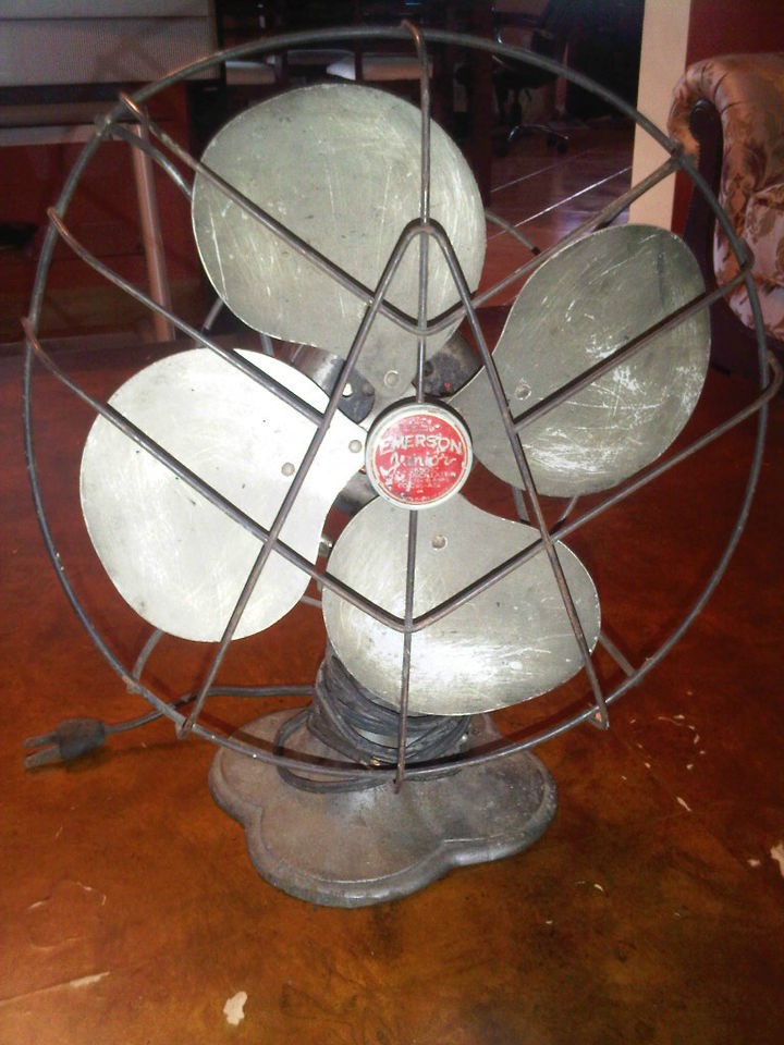 ANTIQUE EMERSON JUNIOR 2650 C 10 OSCILLATOR FAN MADE IN 1939