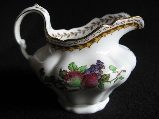 SPODE/COPELAND ROCKINGHAM R6434 HARRODS CHINA FOOTED CREAMER c.1910s 