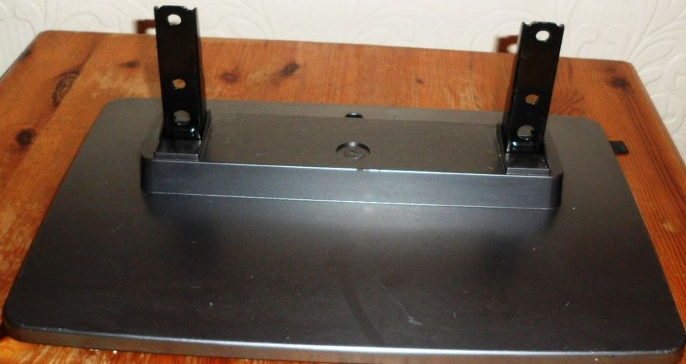 TABLETOP BASE STAND TOSHIBA 32AV633 32AV635 32RV665D 32XV555D 37AV555D 