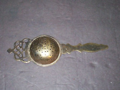 BEAUTIFUL SILVER PLATE TEA STRAINER FOR TEA BAGS OR LOOSE TEA VINTAGE