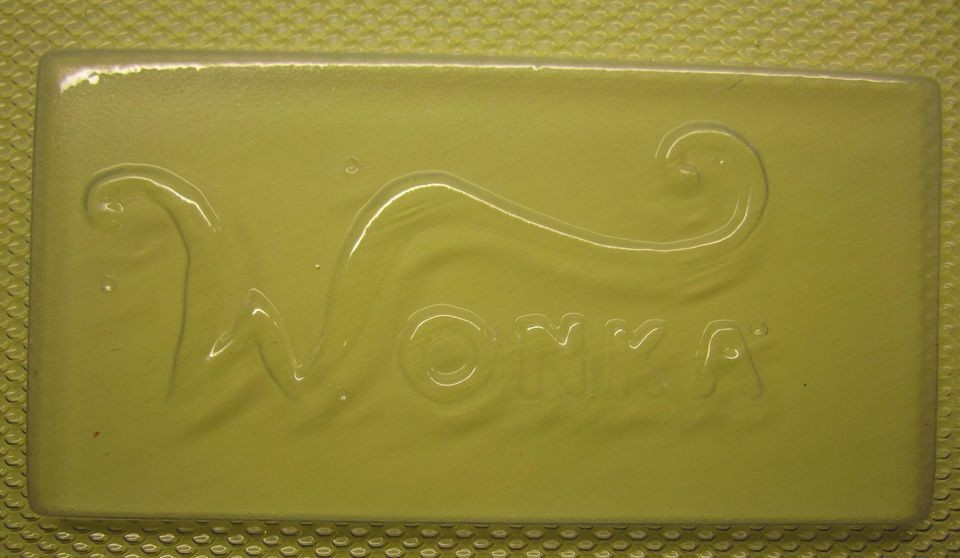 D46 NEW STYLE WILLY WONKA CHOCOLATE BAR CHOCOLATE PLASTER MOULD