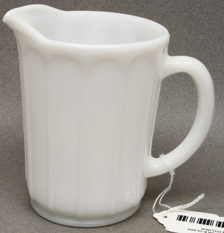 Vintage ANCHOR HOCKING SMALL PANELED FLUTED WHITE MILK GLASS CREAM 