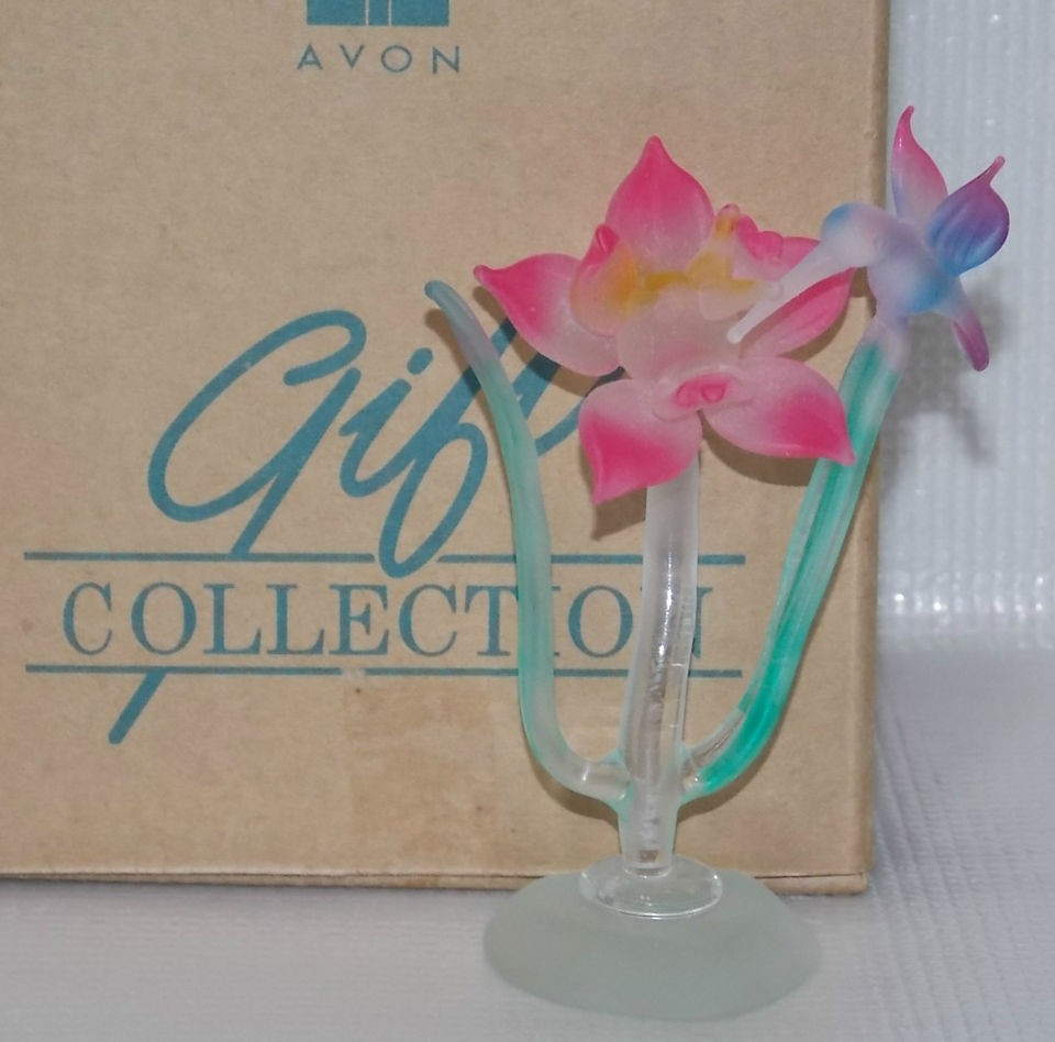   Avon Radiant Pink Amaryllis Glass Flower Figurine w Hummingbird