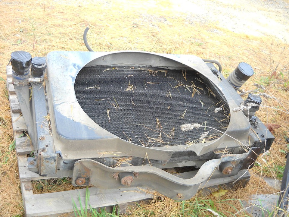 1996 Ford L8000 Louisville radiator mounts 8.3 Cummins charge air 