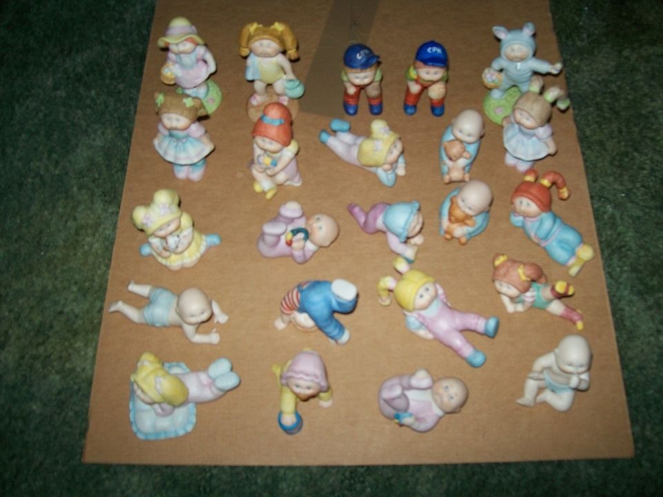   Cabbage Patch Kids Figurines, Baseball, Skiing, Sledding, Noel, Easter