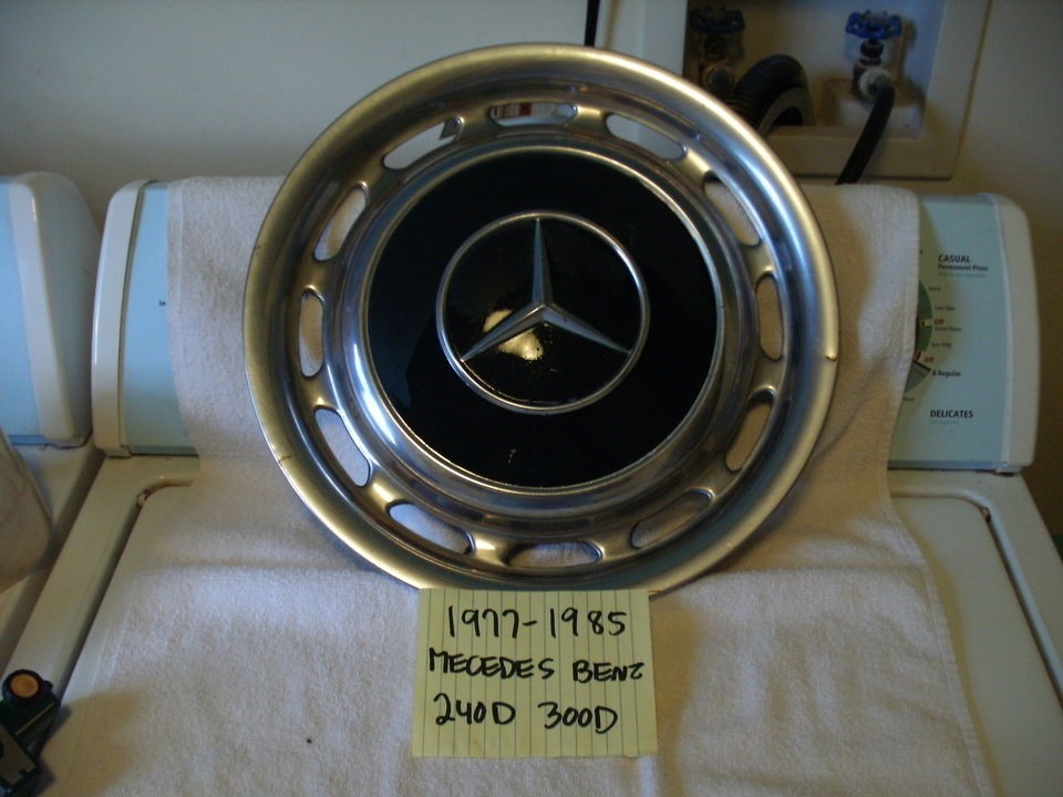 1972 1980 MERCEDES BENZ 240D 300D FACTORY OEM 14 INCH HUBCAP DARK 