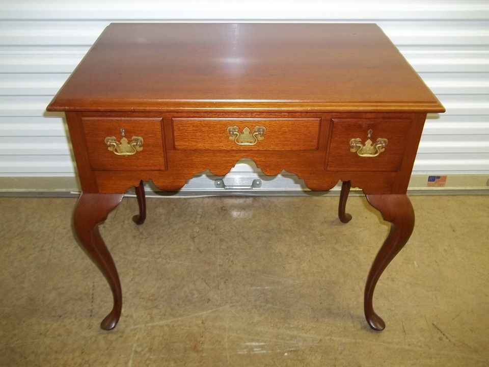 Beautiful Biggs Mahogany 1930s   1940s Lowboy   Excellent Condition